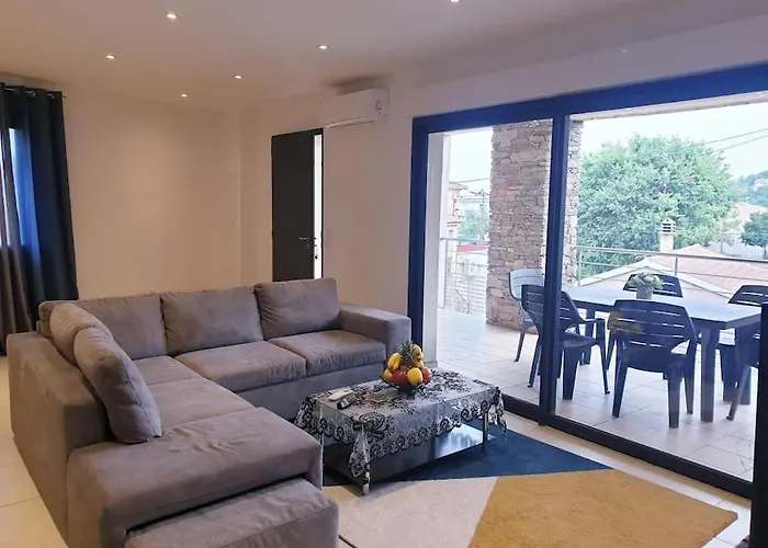 Maison Centre-ville Appartement Penta di Casinca